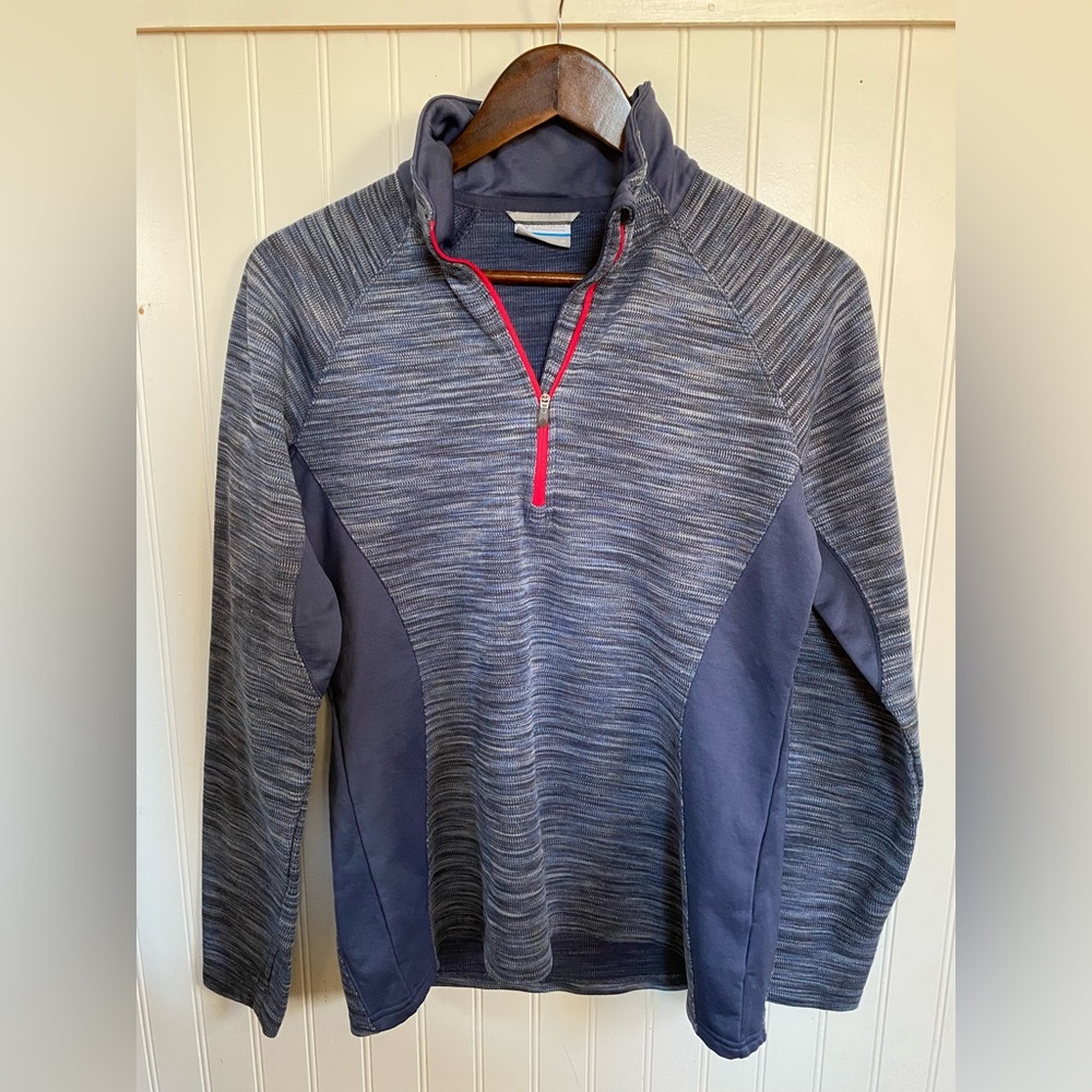 Woman’s Columbia Quarter Zip size medium